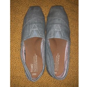 Toms